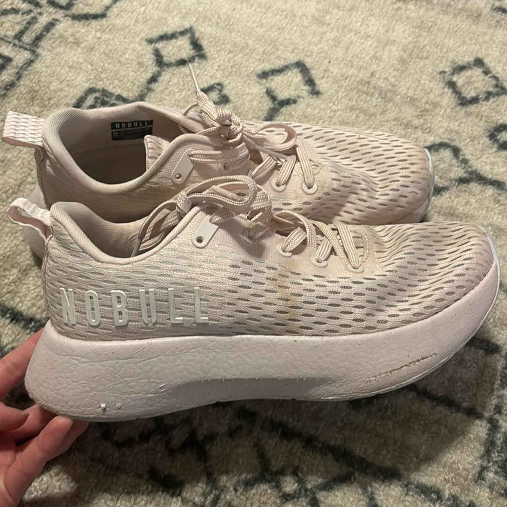 No bull sneakers